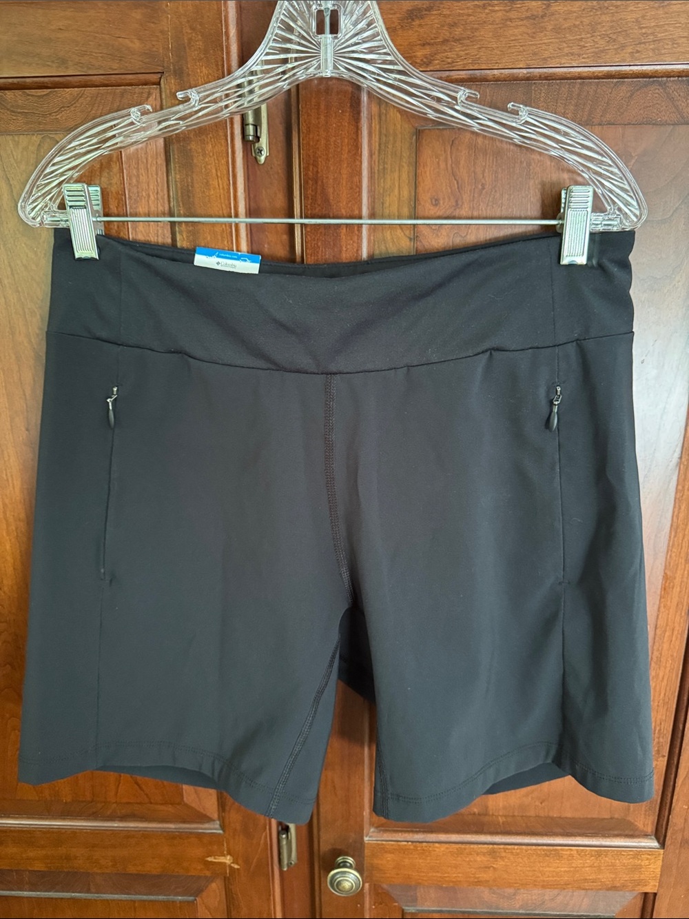 Columbia Black Women's sport Shorts with Zip Pockets
